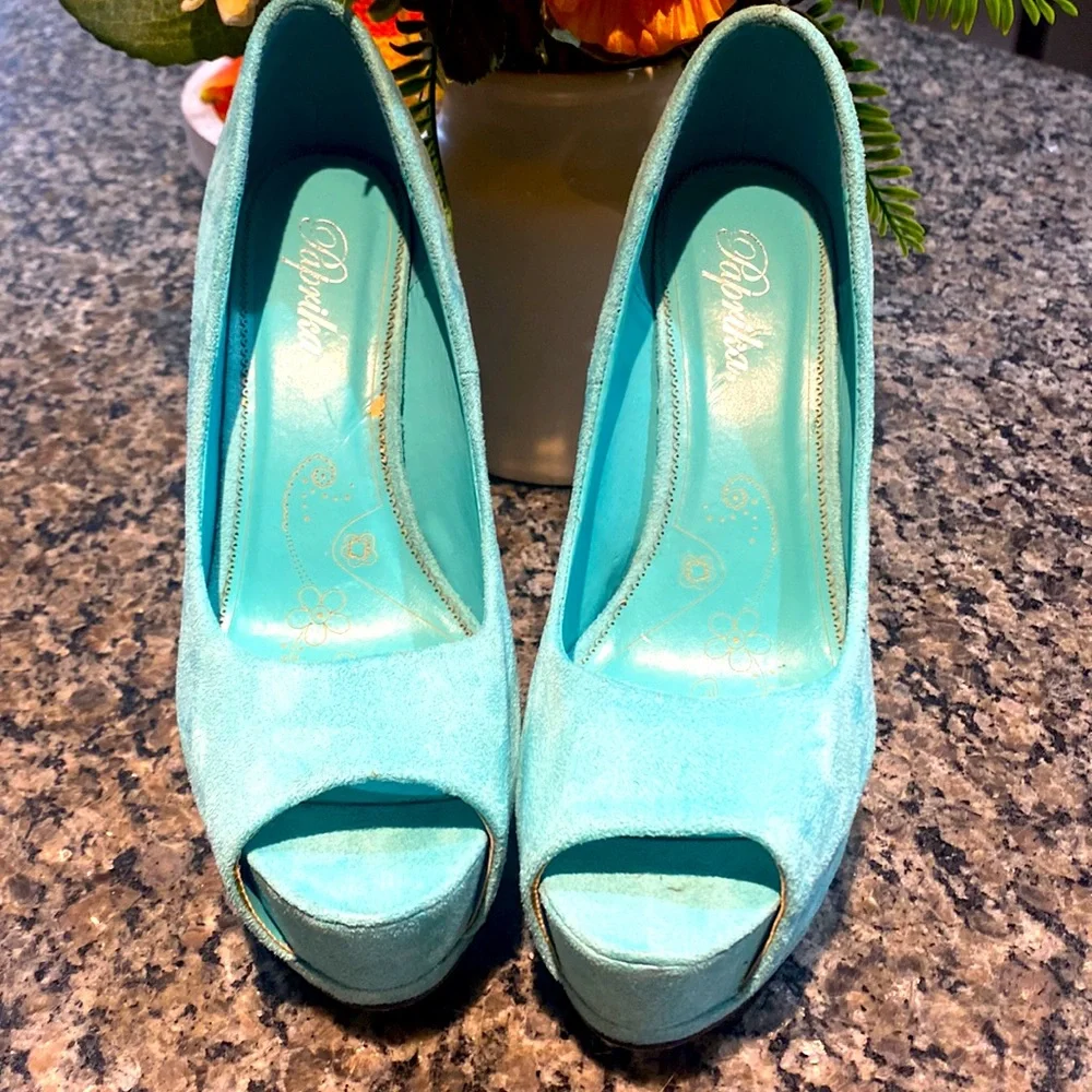 PAPRIKA Turqoise Suede Open toe 4+ inch heels. Gently worn twice. Size 7!